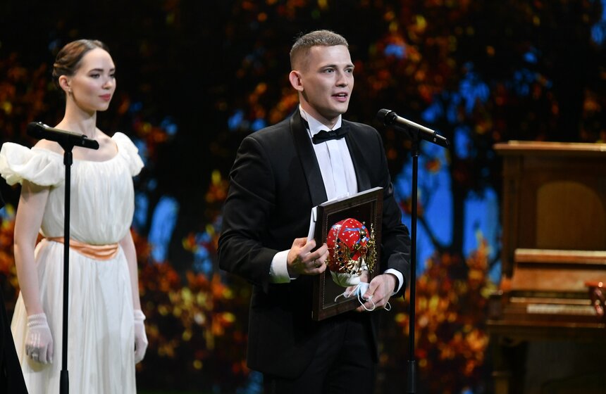 Актер Никита Воробьев, ставший лауреатом премии в номинации "Лучшая роль второго плана" в оперетте-мюзикле за работу "Фома" (Музыкальный театр, Новосибирск)