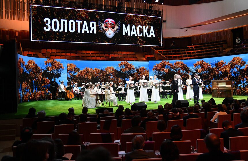 Премии в номинации "Оперетта и мюзикл" вручили Наталья Быстрова и Алексей Франдетти