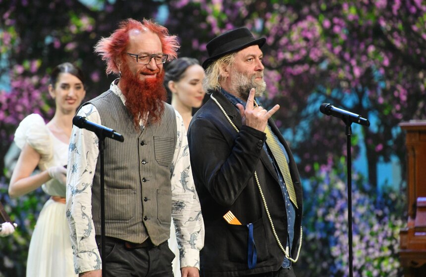 Режиссеры Максим Исаев и Павел Семченко вручили премии в номинации "Лучшая работа художника"