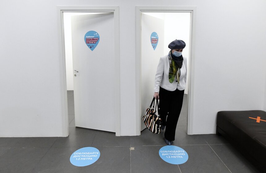 В ЦУМе заработала выездная бригада вакцинации от коронавируса 4 фото