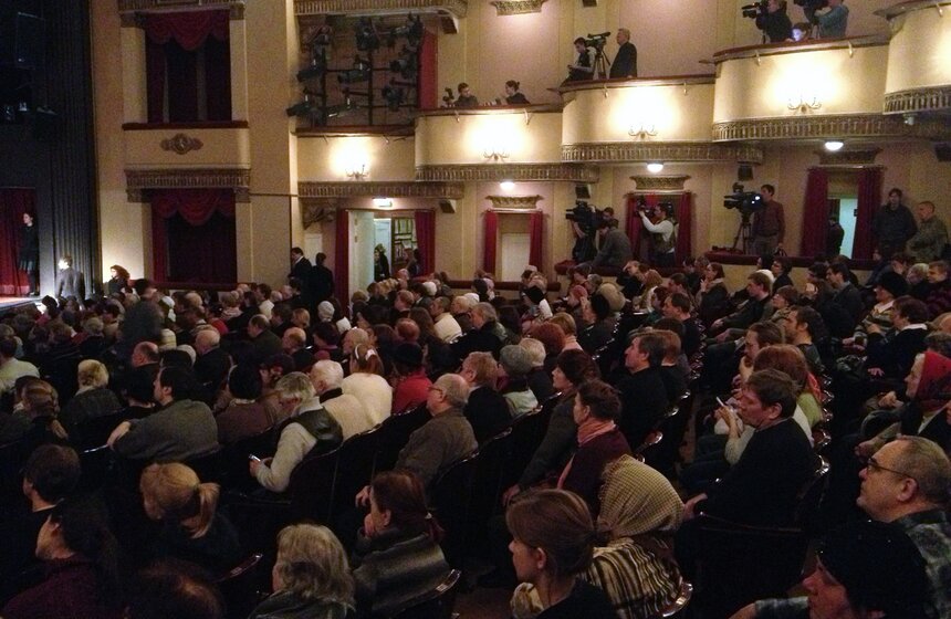 В театре имени Вахтангова проходит прощание с Юрием Яковлевым 3 фото