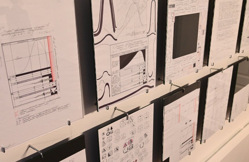 В Москве открылась выставка Анастасии Ларионовой "Метод [-1]" 7 фото