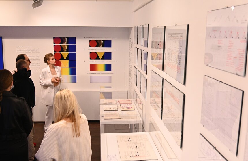 В Москве открылась выставка Анастасии Ларионовой "Метод [-1]" 9 фото