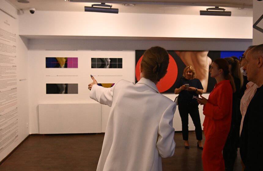 В Москве открылась выставка Анастасии Ларионовой "Метод [-1]" 3 фото