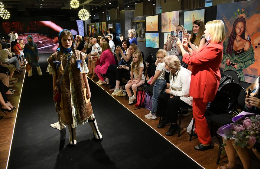 В ArtNovi Space открылась выставка современного искусства Arts&Fashion Week 2021 17 фото