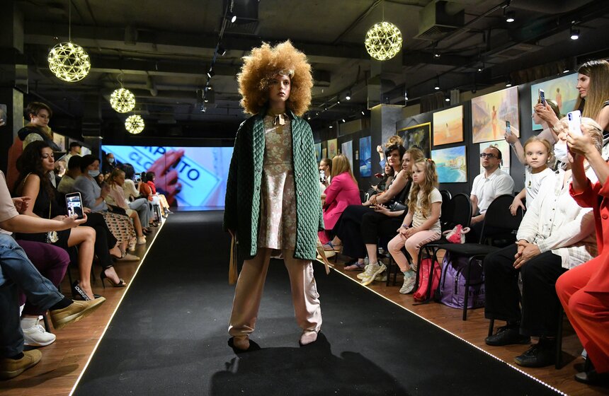 В ArtNovi Space открылась выставка современного искусства Arts&Fashion Week 2021 15 фото