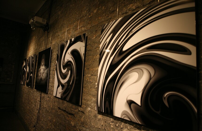 Галерея "КультПроект" представила выставку "Глитч" 5 фото