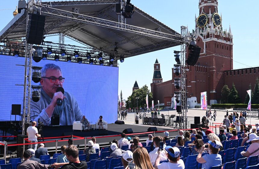 В Москве открылся книжный фестиваль "Красная площадь" 2 фото