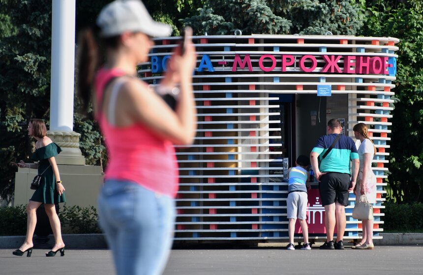 Как Москва переживает аномальную жару 17 фото