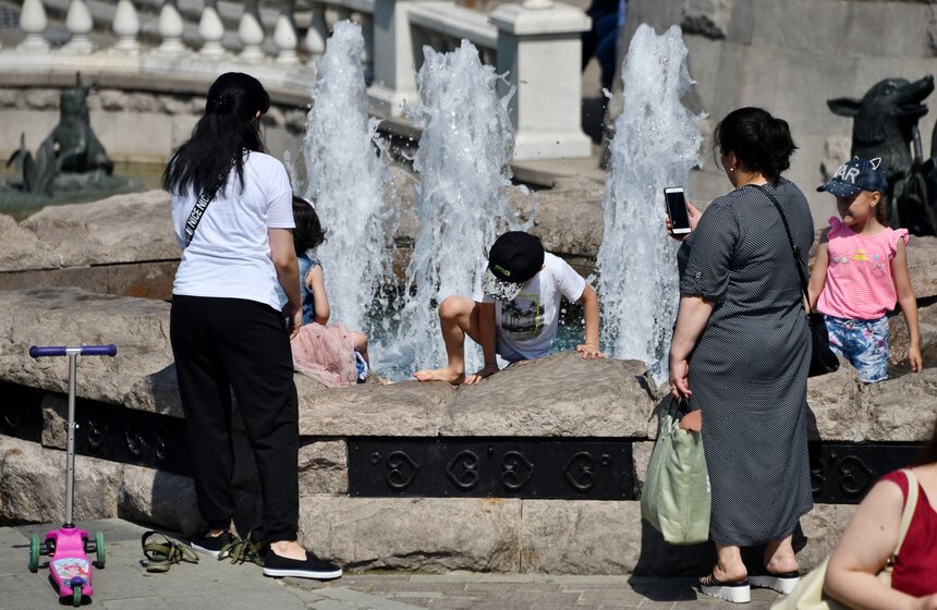 Как Москва переживает аномальную жару 3 фото