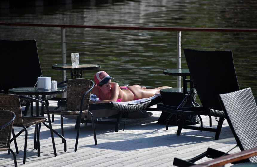 Как Москва переживает аномальную жару 16 фото