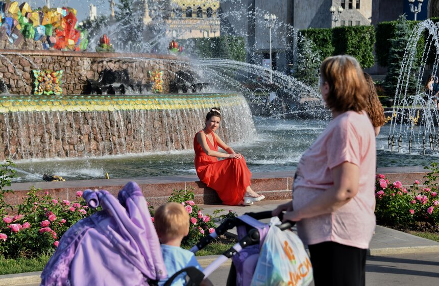 Как Москва переживает аномальную жару 19 фото