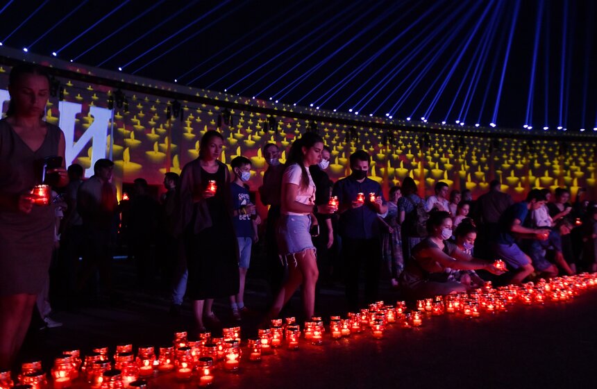 В Москве прошла акция "Свеча памяти" к 80-летию с начала ВОВ 14 фото