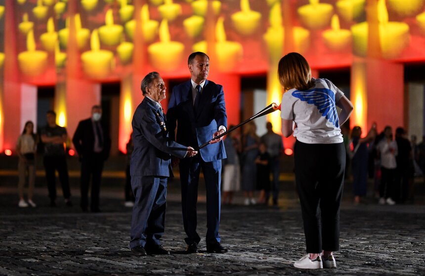 В Москве прошла акция "Свеча памяти" к 80-летию с начала ВОВ 9 фото