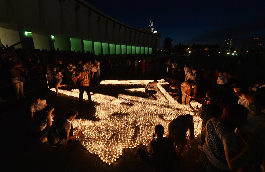 В Москве прошла акция "Свеча памяти" к 80-летию с начала ВОВ 7 фото