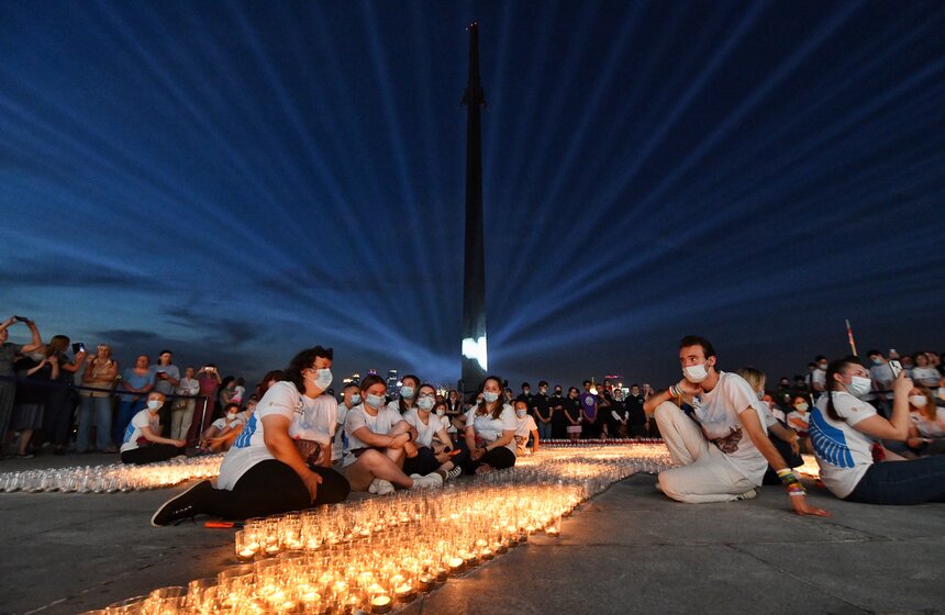 В Москве прошла акция "Свеча памяти" к 80-летию с начала ВОВ 2 фото