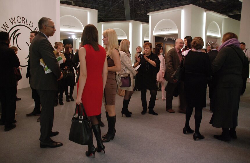 Международный салон изящных искусств проходит в Москве 30 фото