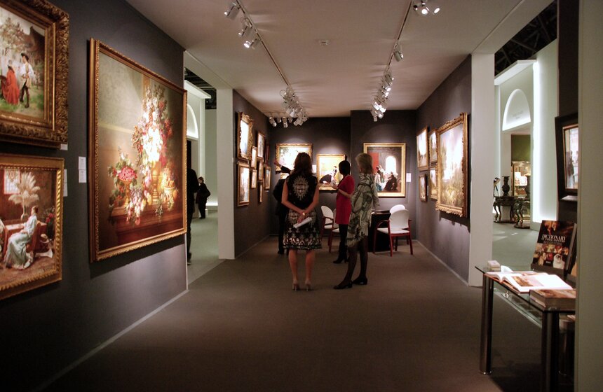Международный салон изящных искусств проходит в Москве 1 фото