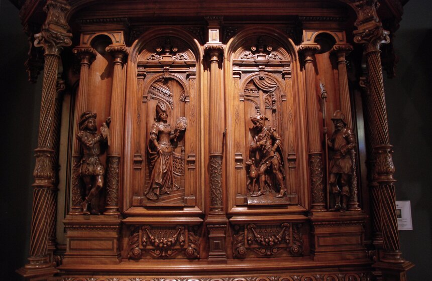 Международный салон изящных искусств проходит в Москве 11 фото