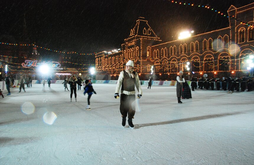 На Красной площади открылся главный каток столицы 11 фото