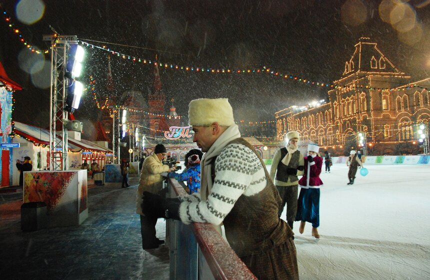 На Красной площади открылся главный каток столицы 4 фото