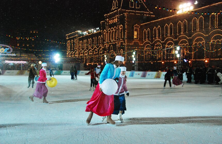 На Красной площади открылся главный каток столицы 9 фото
