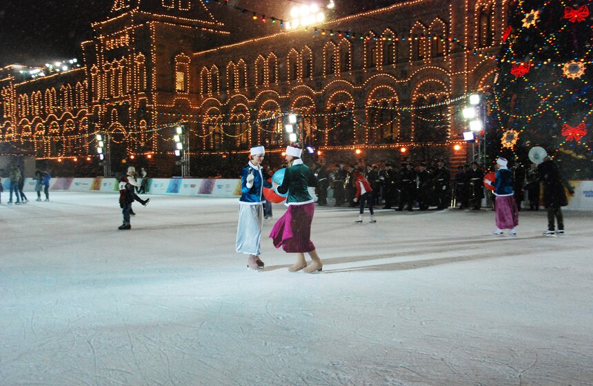 На Красной площади открылся главный каток столицы 8 фото