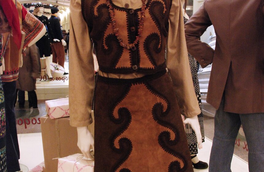 В Москве проходит выставка "120 лет ГУМовской моды" 4 фото