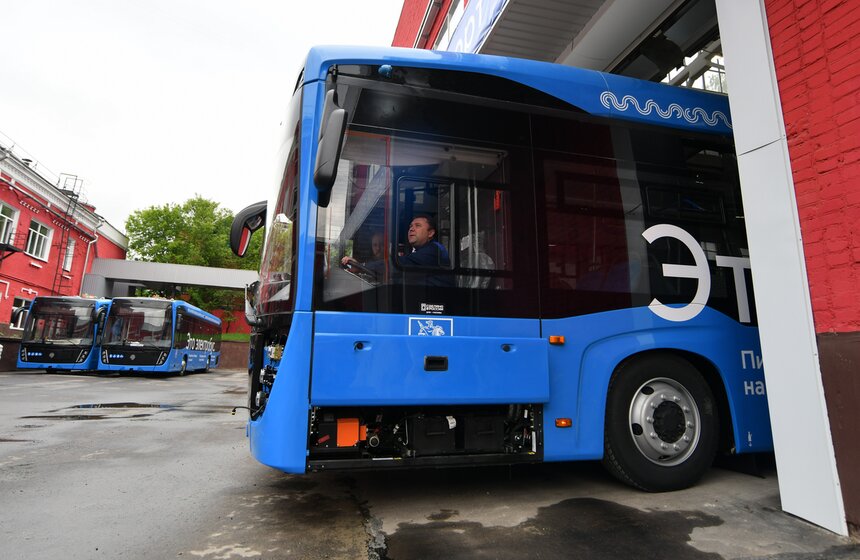 Москвичам показали, как собирают новые электробусы 20 фото