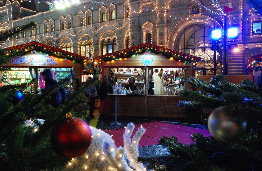 На Красной площади открылась Рождественская ярмарка 17 фото