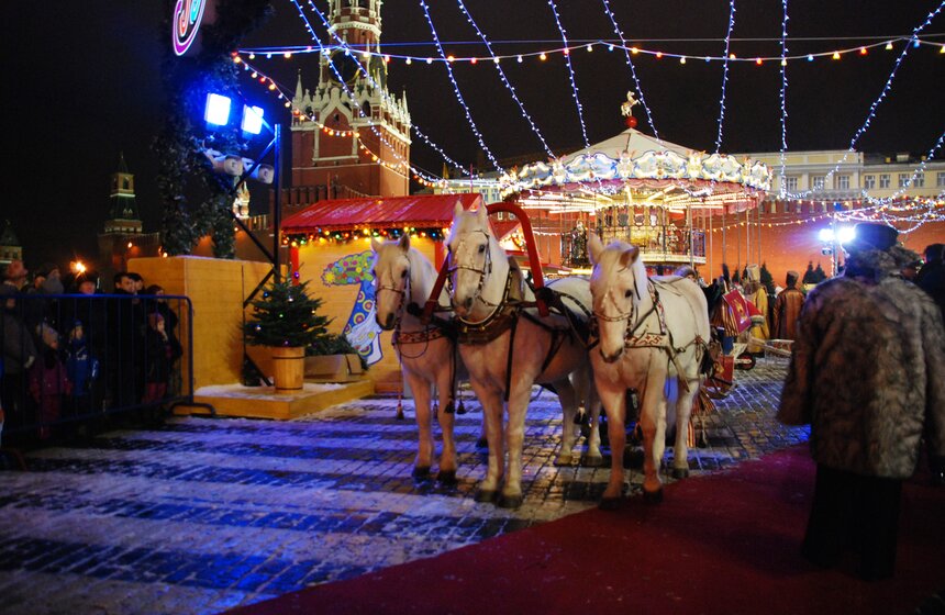 На Красной площади открылась Рождественская ярмарка 1 фото