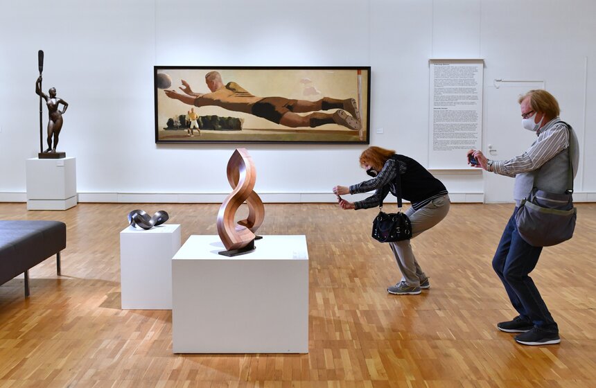 В Новой Третьяковке открылась выставка "Вячеслав Колейчук. Живая линия" 3 фото