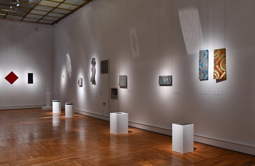 В Новой Третьяковке открылась выставка "Вячеслав Колейчук. Живая линия" 11 фото