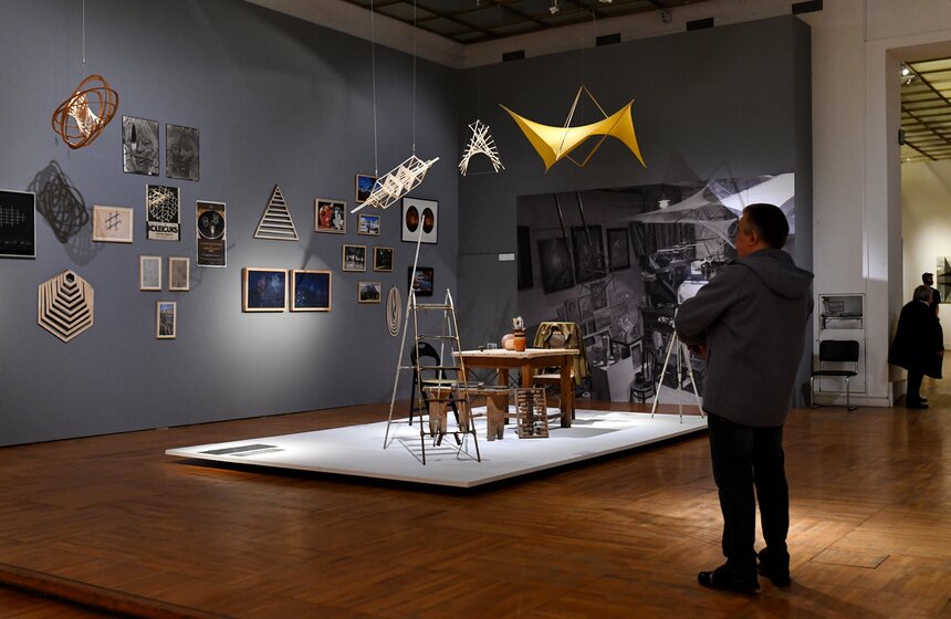 В Новой Третьяковке открылась выставка "Вячеслав Колейчук. Живая линия" 22 фото