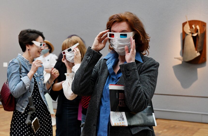 В Новой Третьяковке открылась выставка "Вячеслав Колейчук. Живая линия" 25 фото