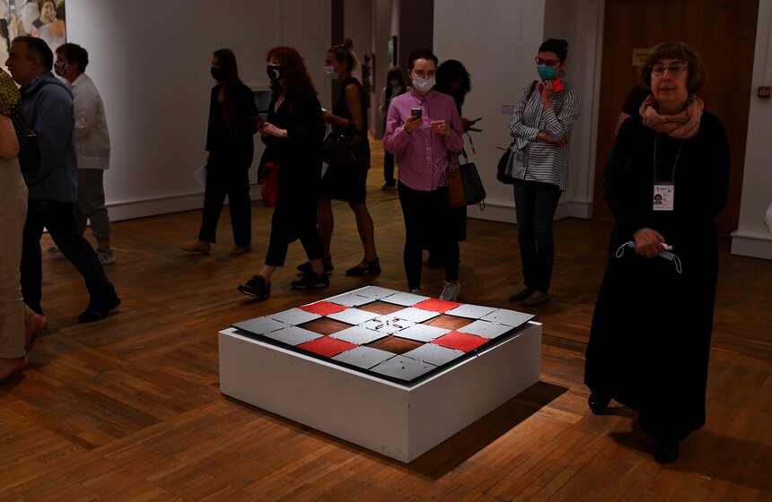 В Новой Третьяковке открылась выставка "Вячеслав Колейчук. Живая линия" 10 фото