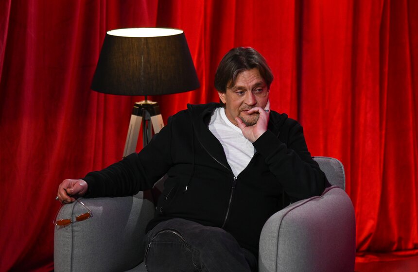 Александр Домогаров дал интервью в рамках программы "Золотая рыбка" 9 фото