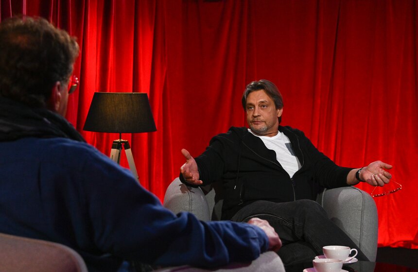 Александр Домогаров дал интервью в рамках программы "Золотая рыбка" 2 фото