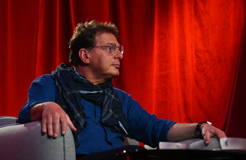 Александр Домогаров дал интервью в рамках программы "Золотая рыбка" 3 фото