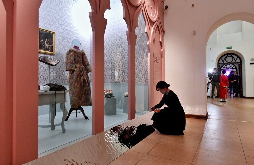 В Царицыне открылась выставка "Под маской Венеции" 2 фото