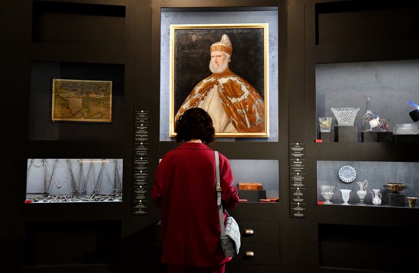 В Царицыне открылась выставка "Под маской Венеции" 23 фото