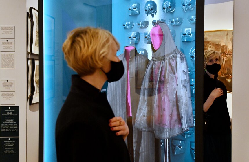 В Царицыне открылась выставка "Под маской Венеции" 25 фото