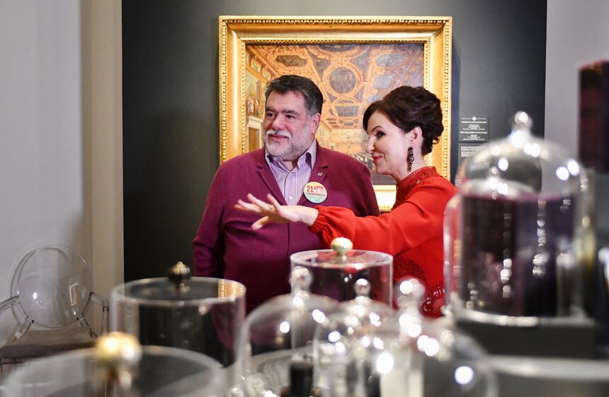 В Царицыне открылась выставка "Под маской Венеции" 4 фото