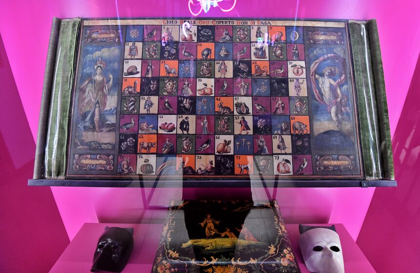 В Царицыне открылась выставка "Под маской Венеции" 18 фото