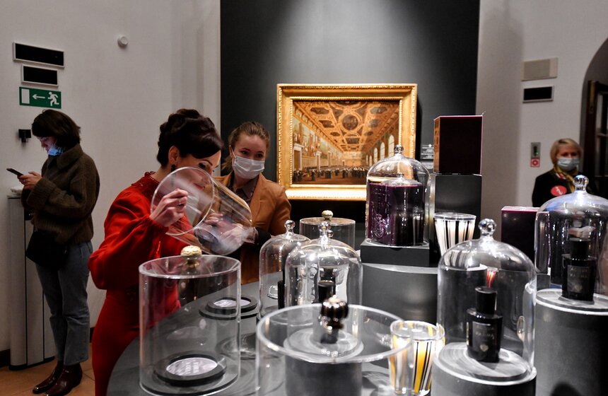 В Царицыне открылась выставка "Под маской Венеции" 14 фото