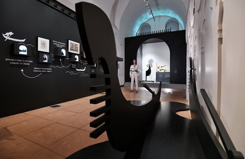 В Царицыне открылась выставка "Под маской Венеции" 13 фото