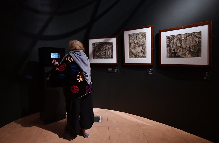 В Царицыне открылась выставка "Под маской Венеции" 10 фото