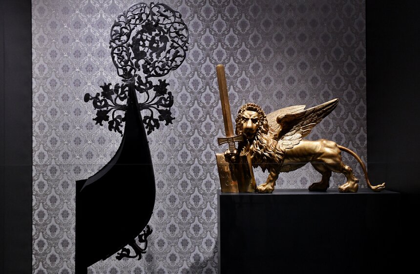 В Царицыне открылась выставка "Под маской Венеции" 5 фото