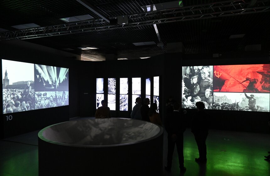 На ВДНХ открылась мультимедийная выставка "Вспомним" 24 фото