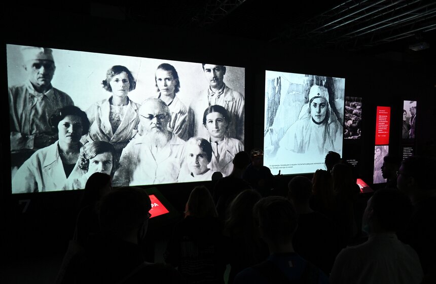 На ВДНХ открылась мультимедийная выставка "Вспомним" 25 фото